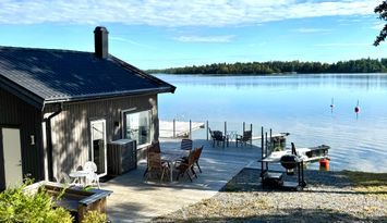 Björköfjärden, Stuga på bryggan med sol hela dagen