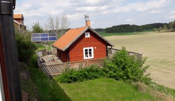 Vår lilla stuga. Hit kan hunden följa med