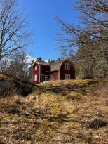 Countryside summer cabin overlooking two bays