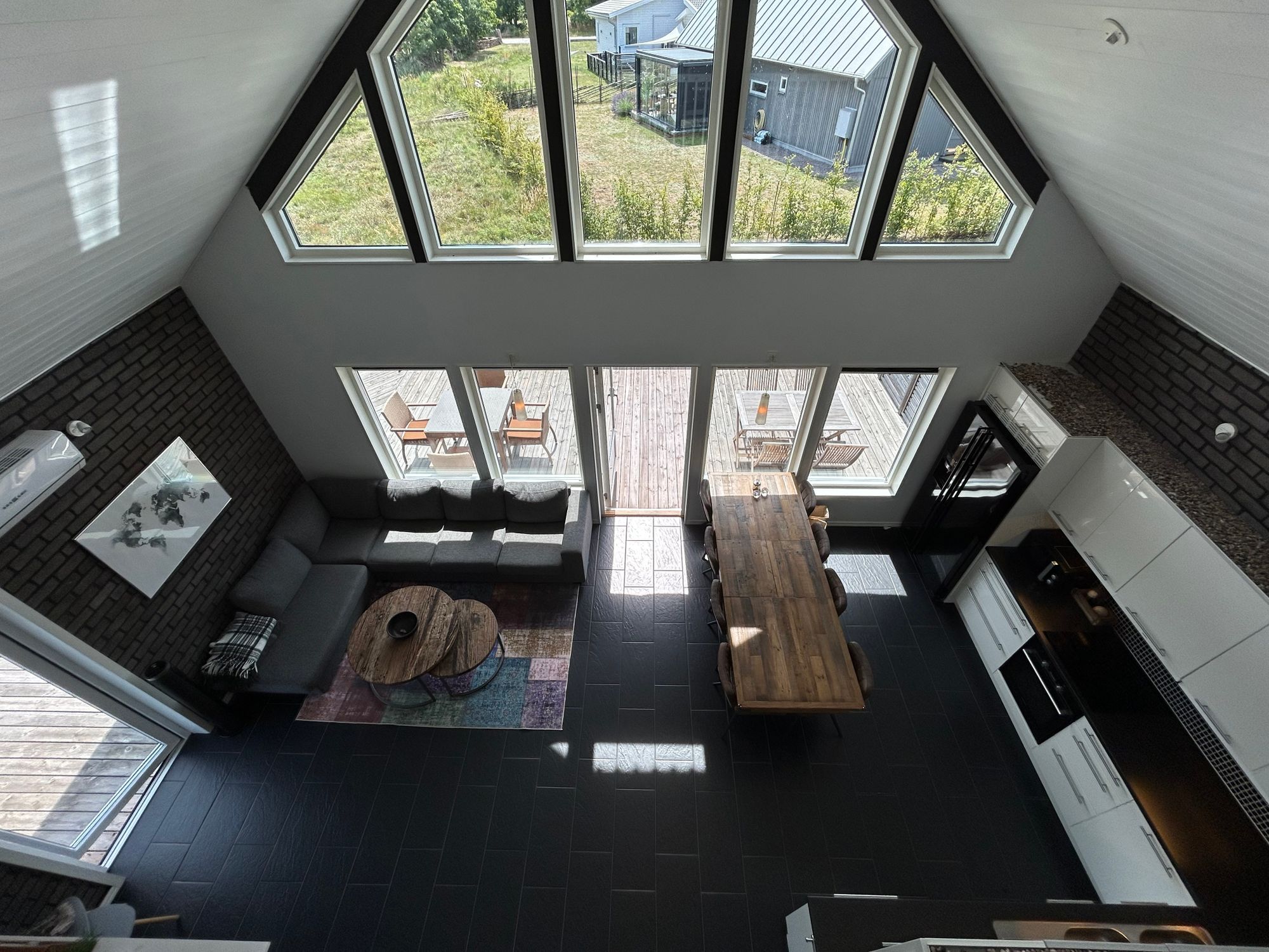 Sommarhus med pool – bild 14 av 16