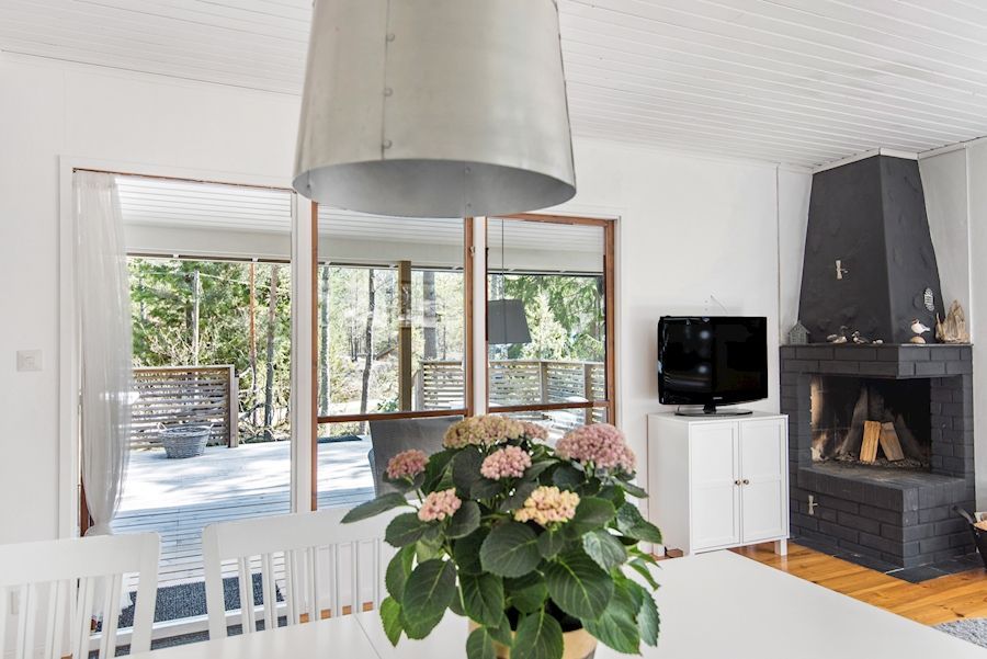 House with sea view on Ornö, Stockholm archipelago – bild 3 av 24