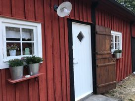 Charmigt boende i renoverad lada i Böda, Öland.