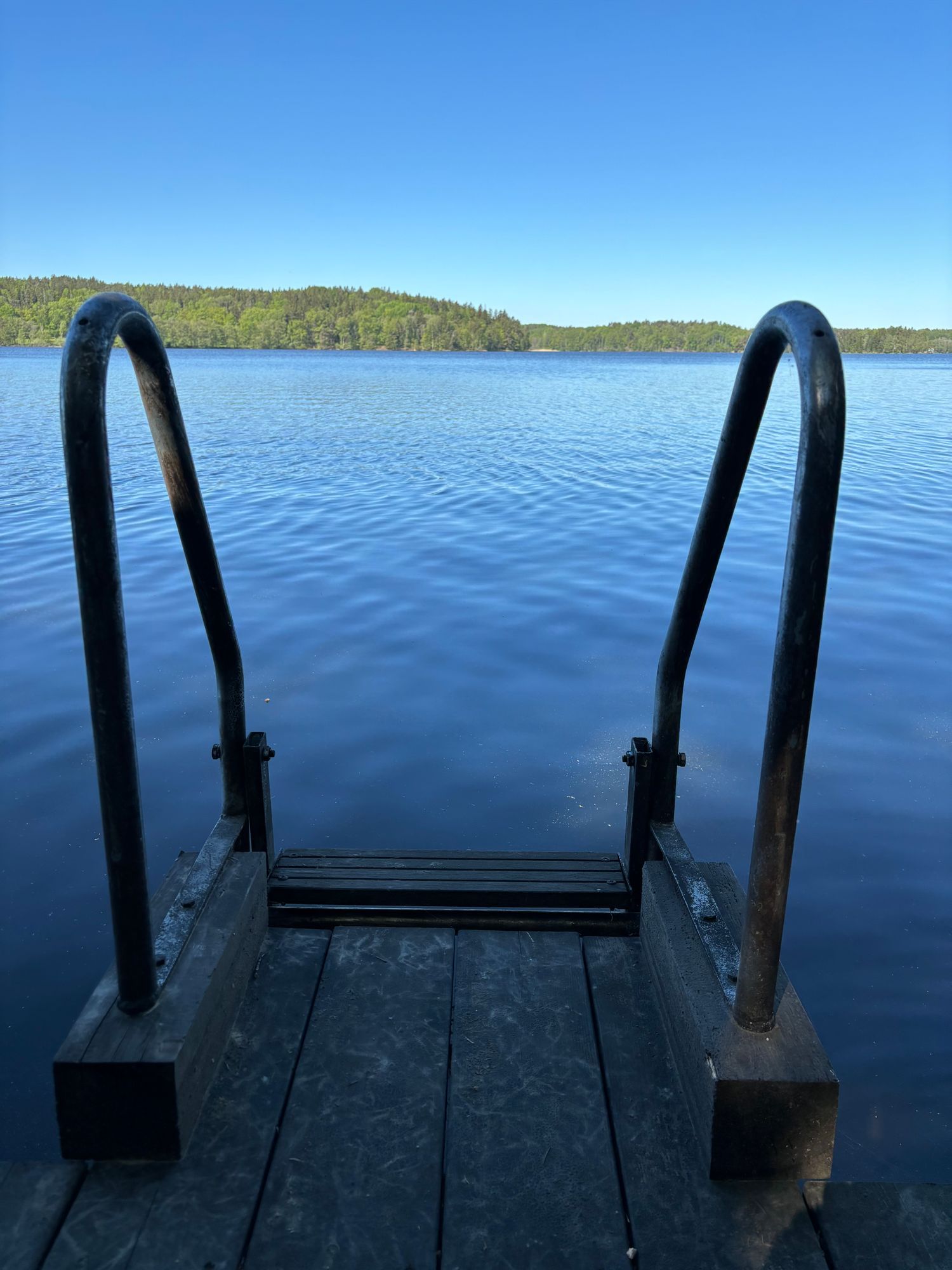 2 Sjöstugor med vedeldad bastu vid sjö – bild 8 av 11