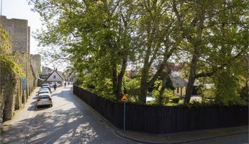 1048 kvm stor Trädgård innanför Stadsmuren