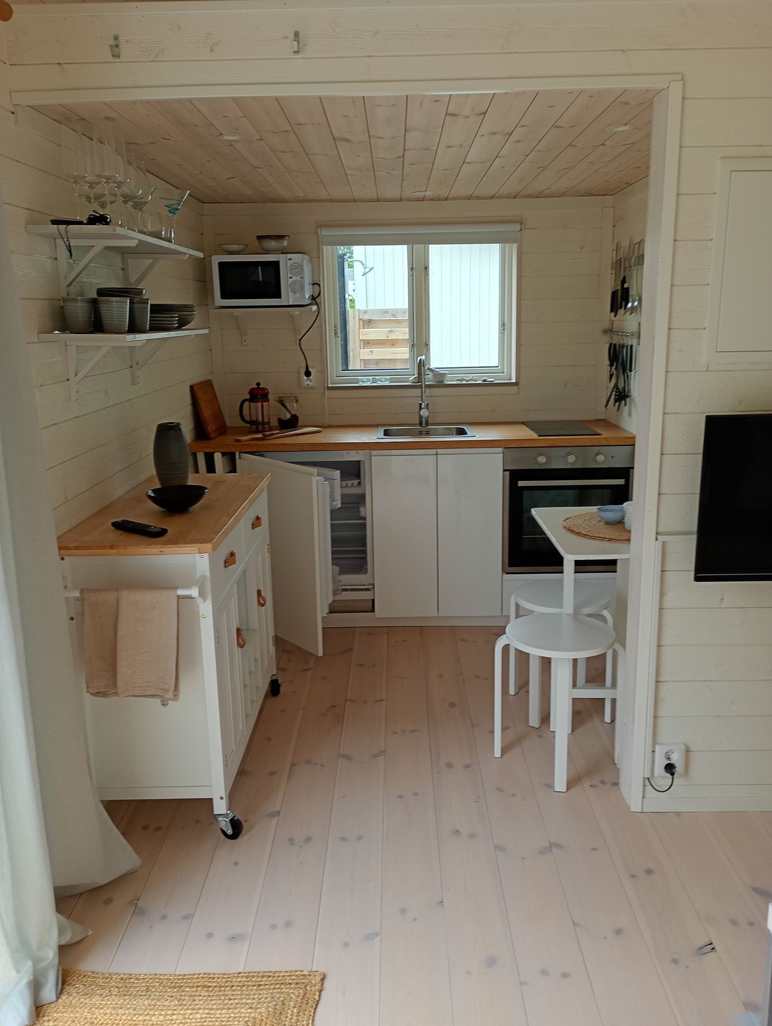 Stor och modern familjevilla i hjärtat av byn. – bild 23 av 24
