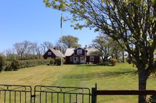 Strandnära gård i Byxelkrok