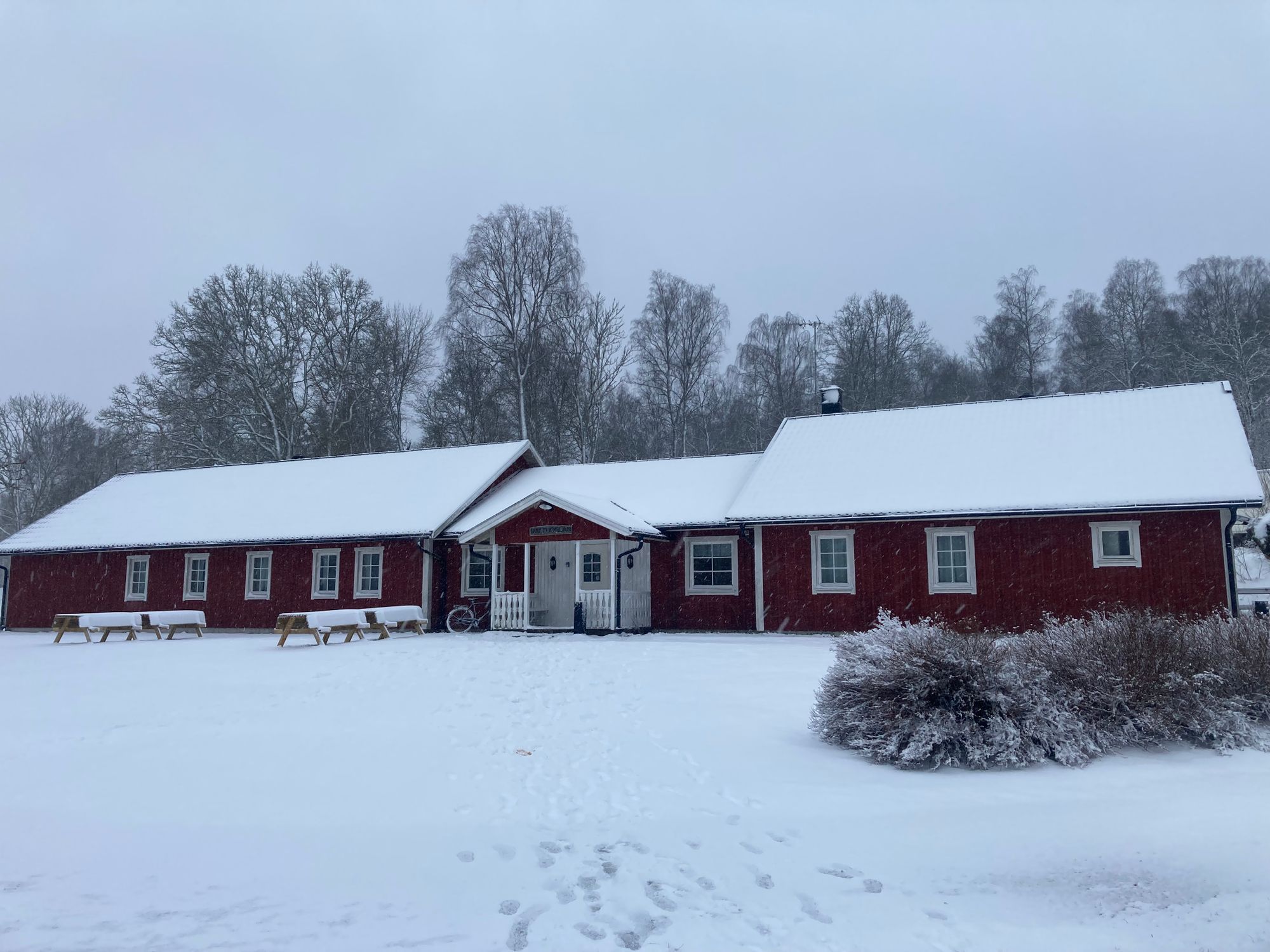 Plats för många i direkt närhet till skog och sjö! – bild 15 av 16