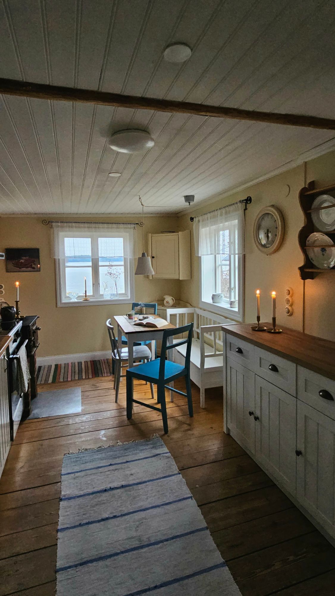 Sjöstuga vid Mälaren – brygga, roddbåt & bastu – bild 12 av 24