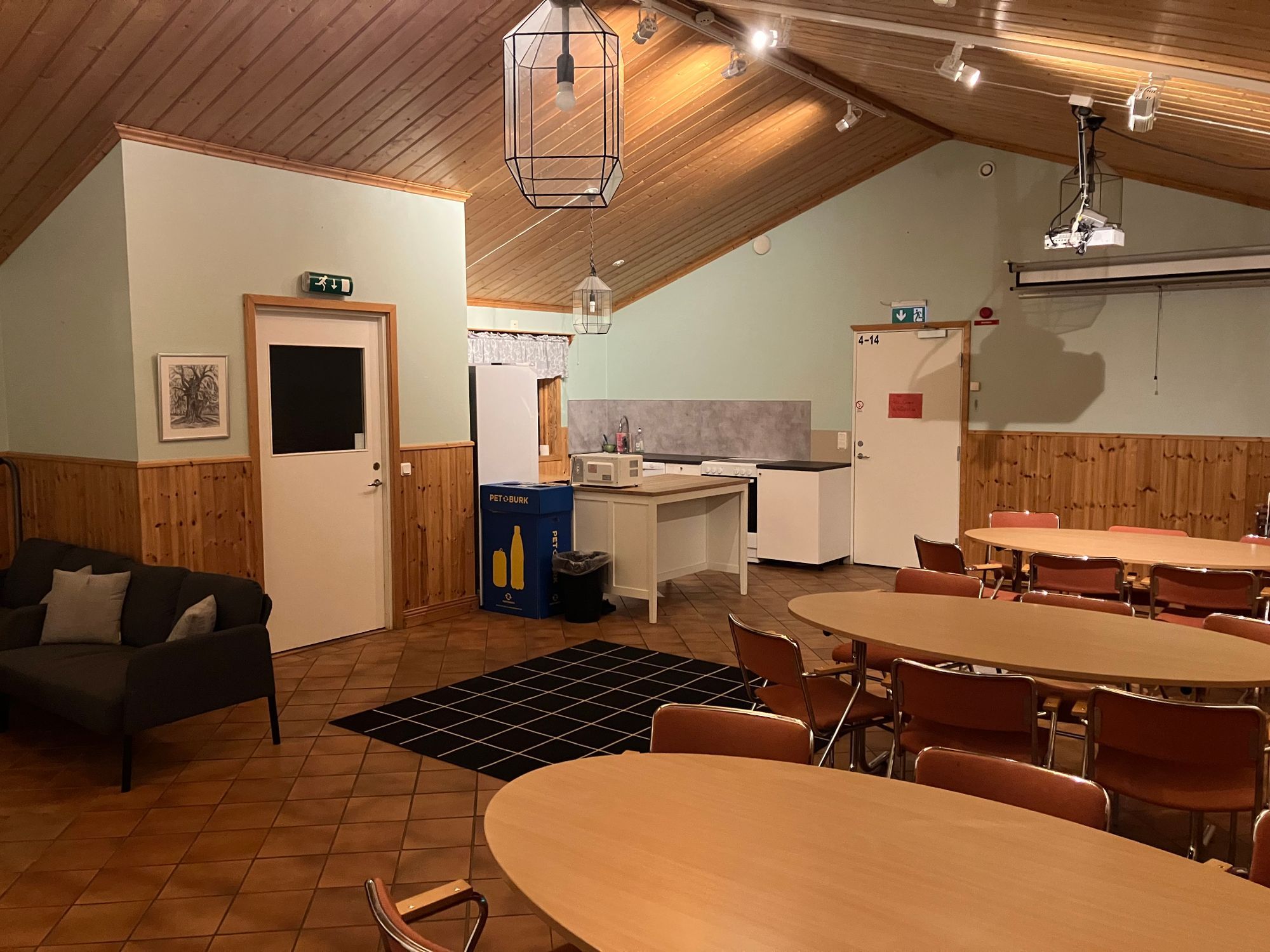 Plats för många i direkt närhet till skog och sjö! – bild 6 av 16