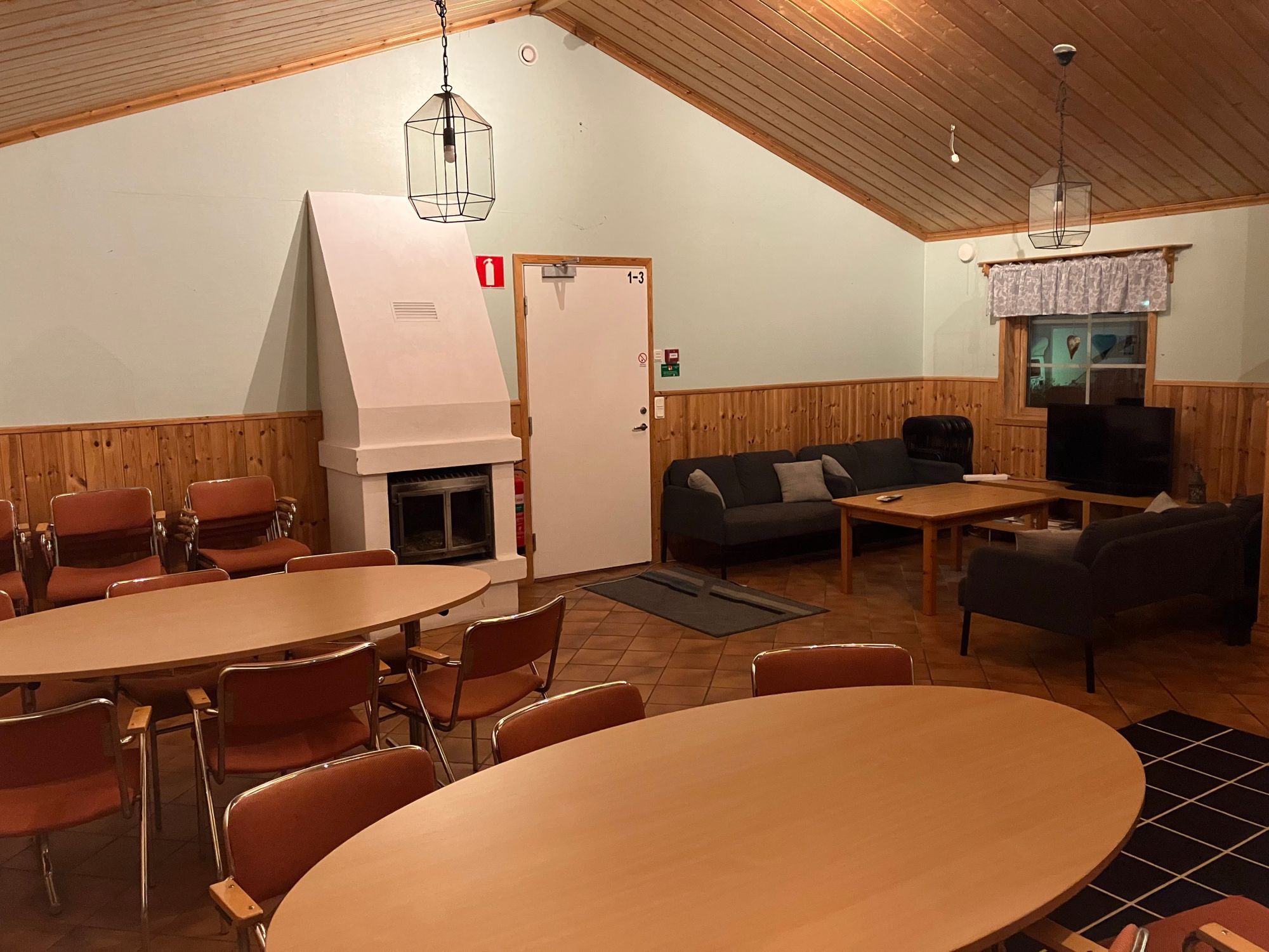 Plats för många i direkt närhet till skog och sjö! – bild 5 av 16