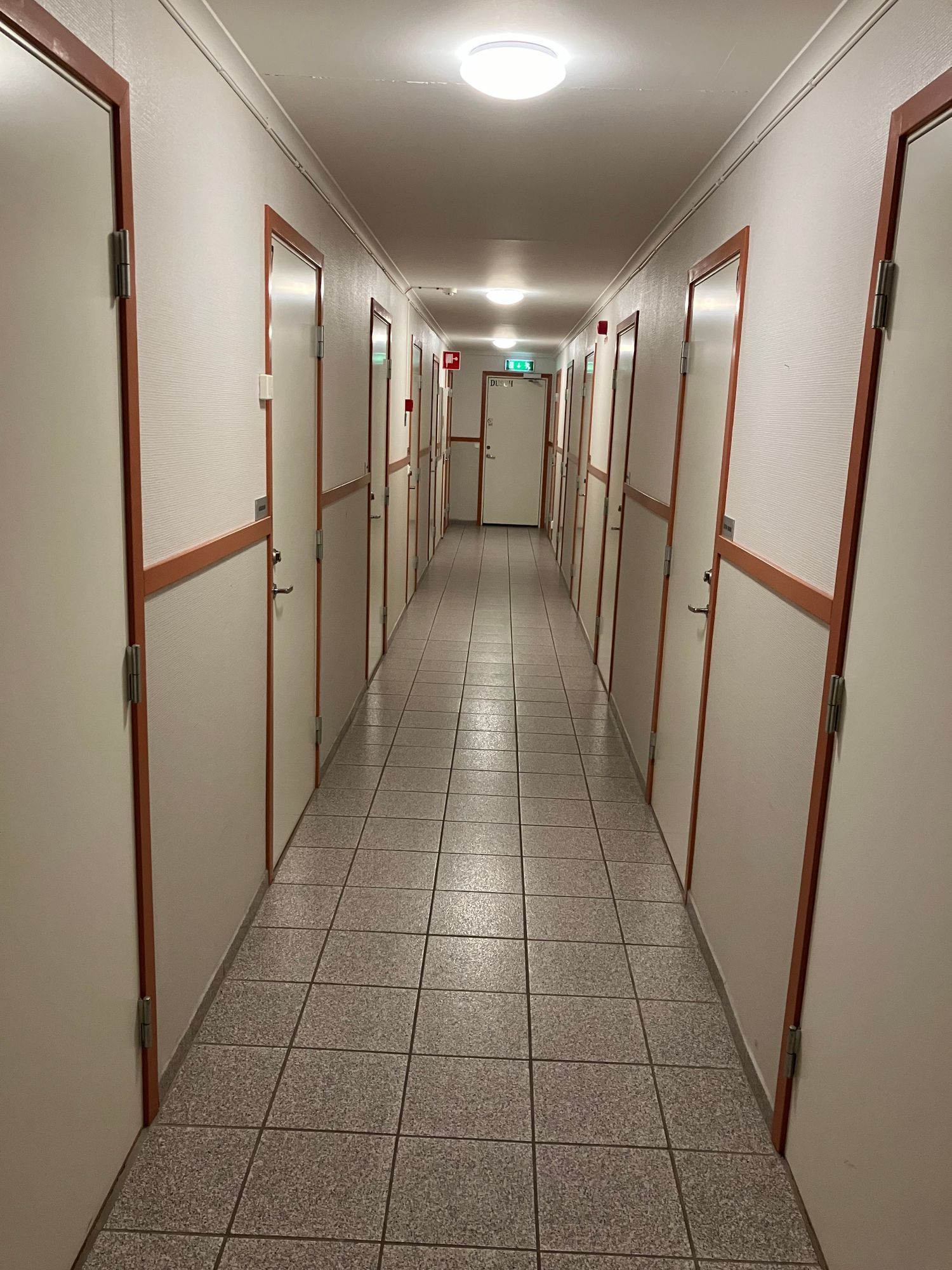 Plats för många i direkt närhet till skog och sjö! – bild 8 av 16