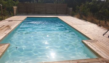 Underbar villa, pool, promenadavstånd från Märsta