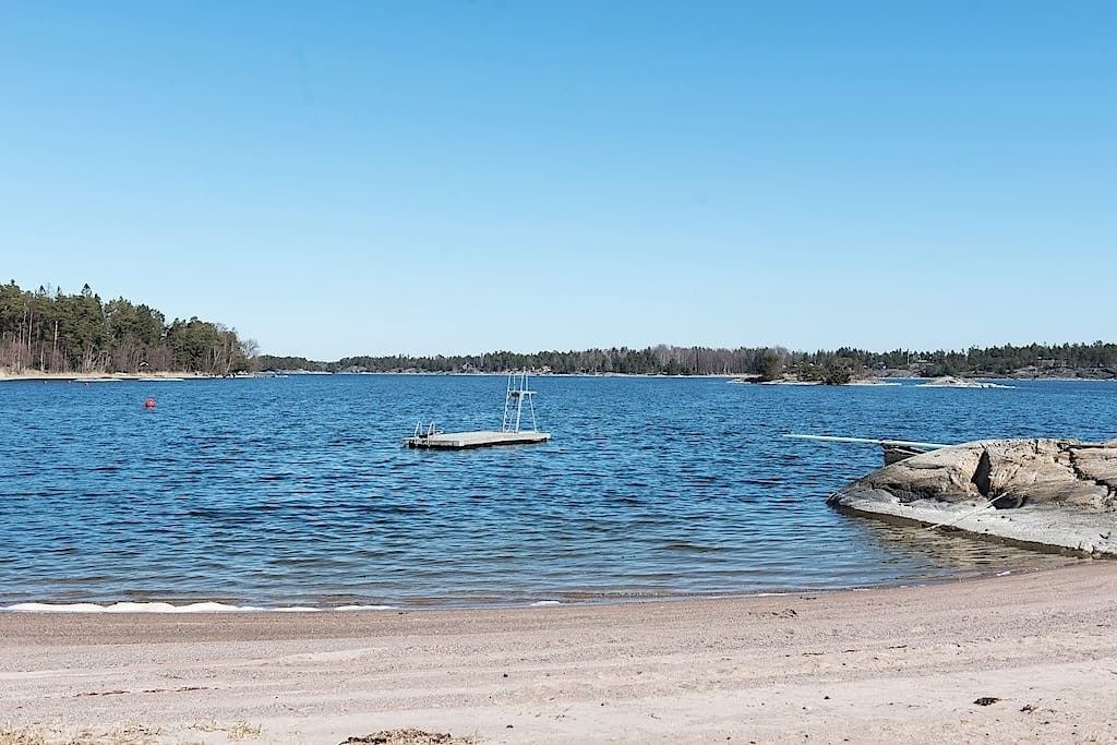 Dalsala Bullandö. Soligt läge nära bad och natur – bild 4 av 24