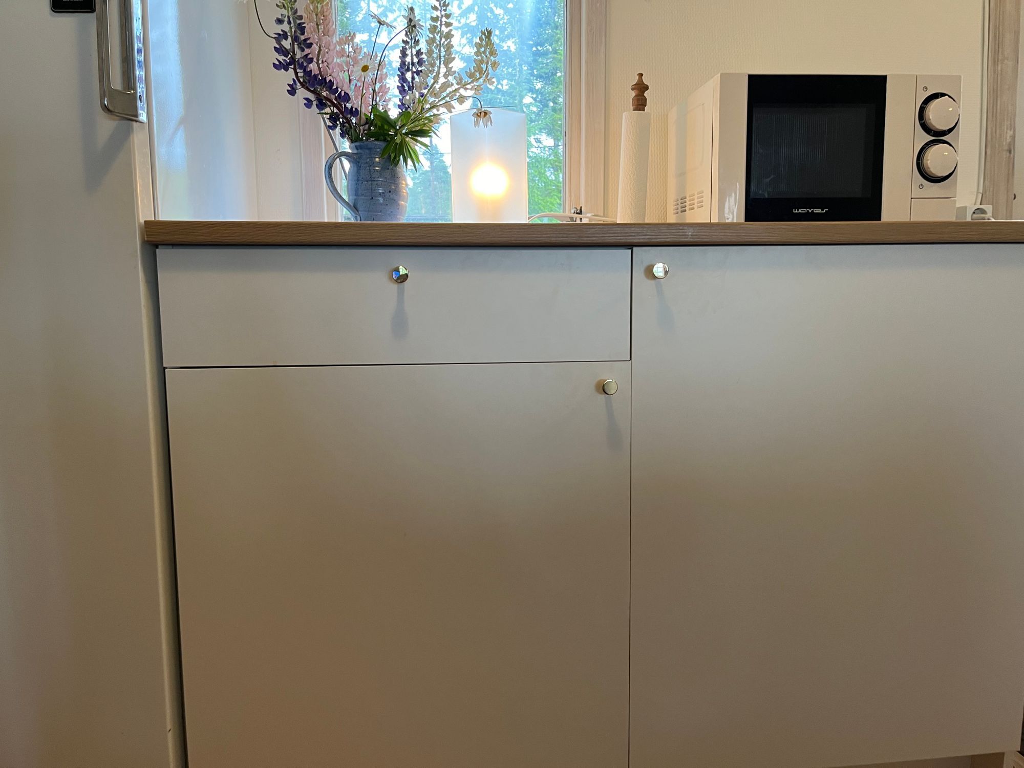 Mysig stuga med fantastisk sjöutsikt – bild 12 av 24