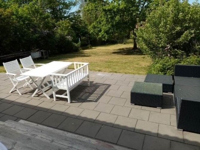 Modernt renoverad stuga på Västkusten, 350 meter f – bild 2 av 11