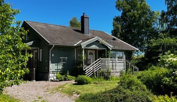 Hus nära Bullerbyn och Astrid Lindgrens Värld