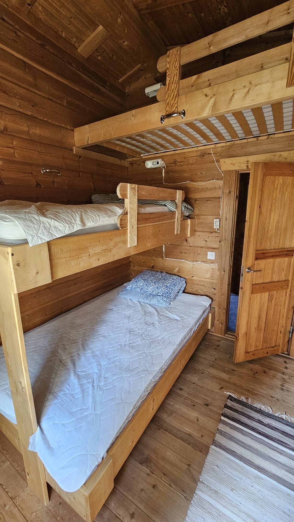 Trivsam, blå stuga i Lofsdalen – bild 13 av 18
