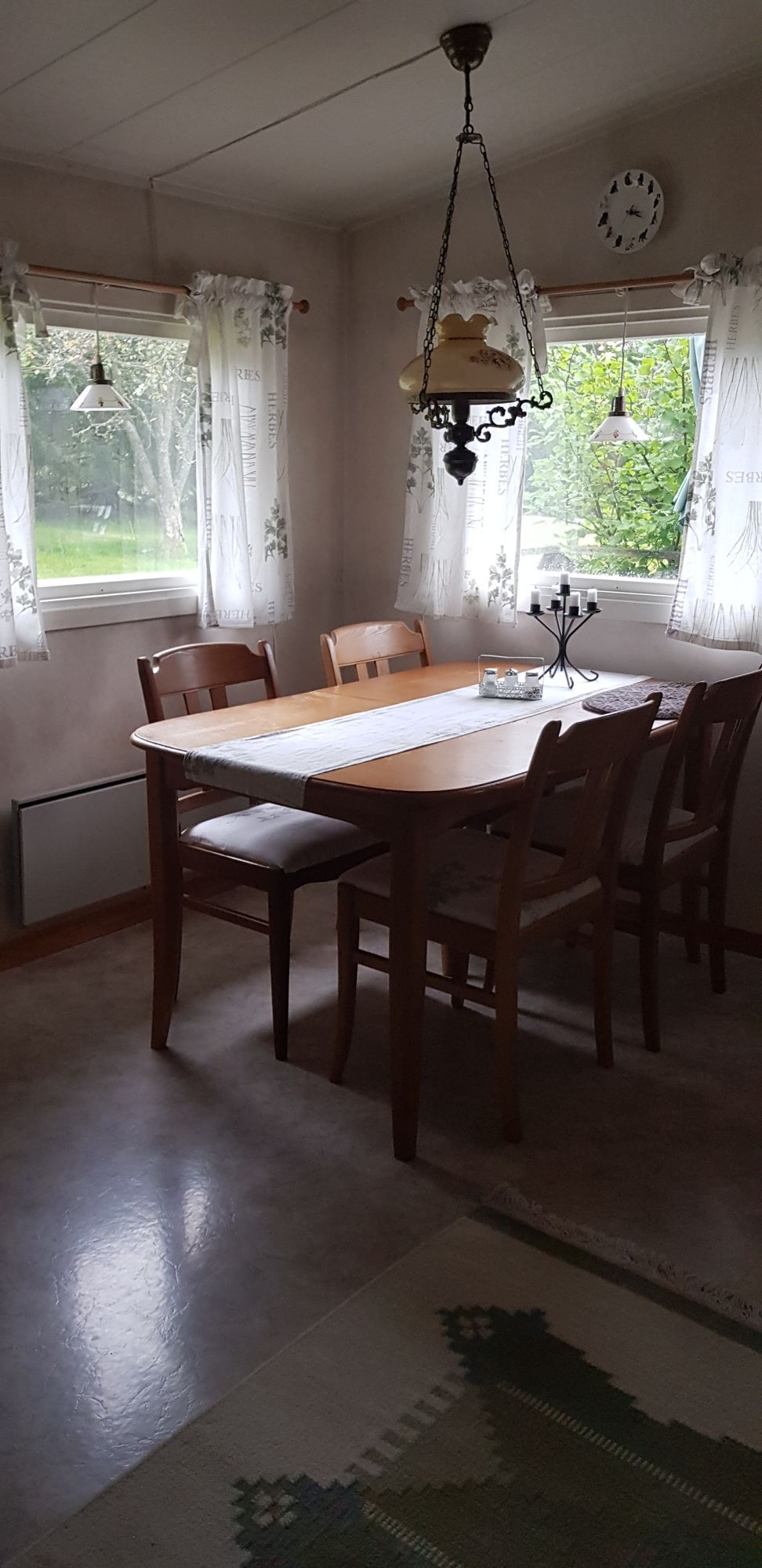 Enkelt fritidshus 100 kvm från 60-70-talet. – bild 8 av 19
