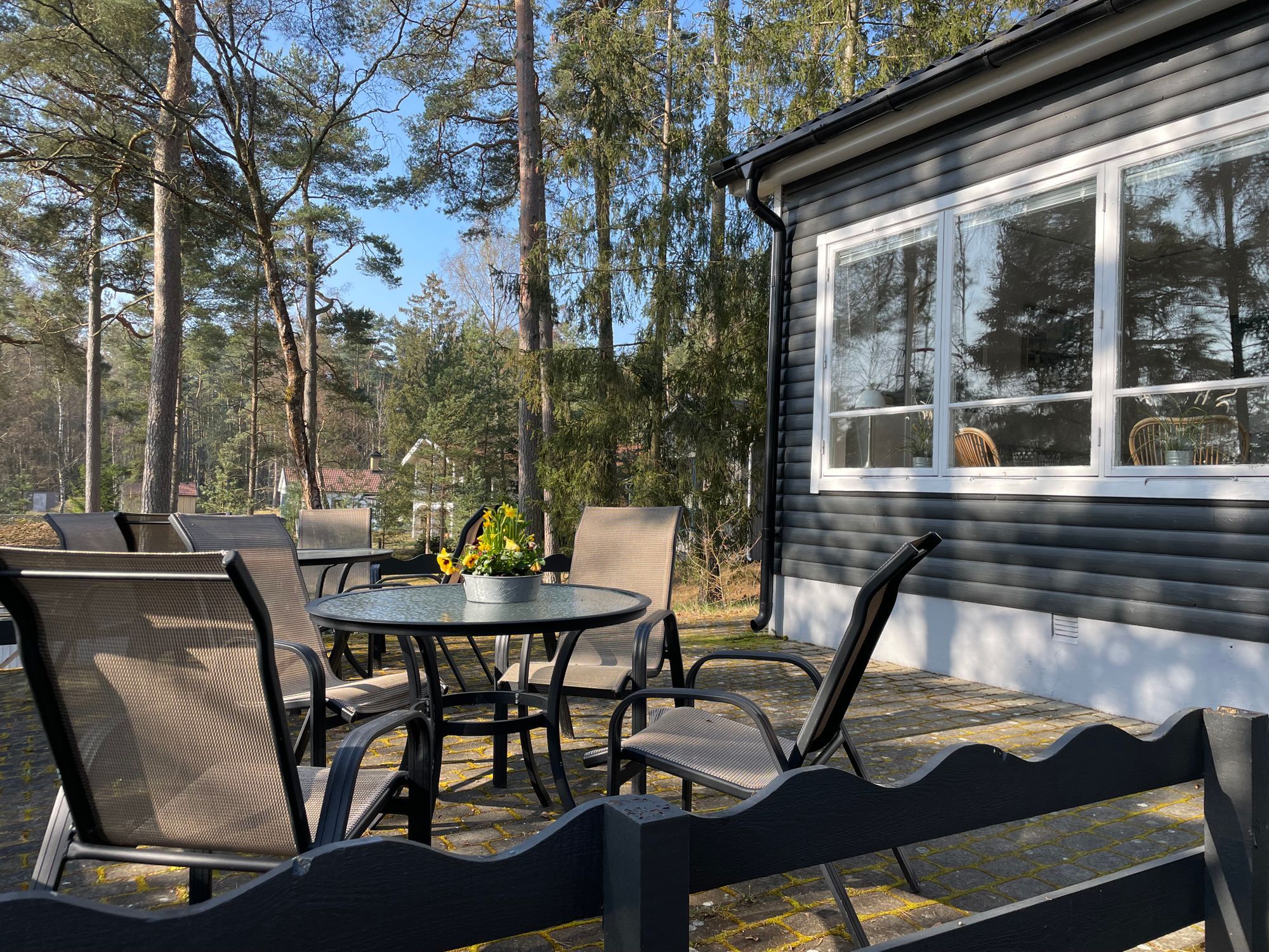 Rymlig stuga nära hav och sandstrand. – bild 7 av 24