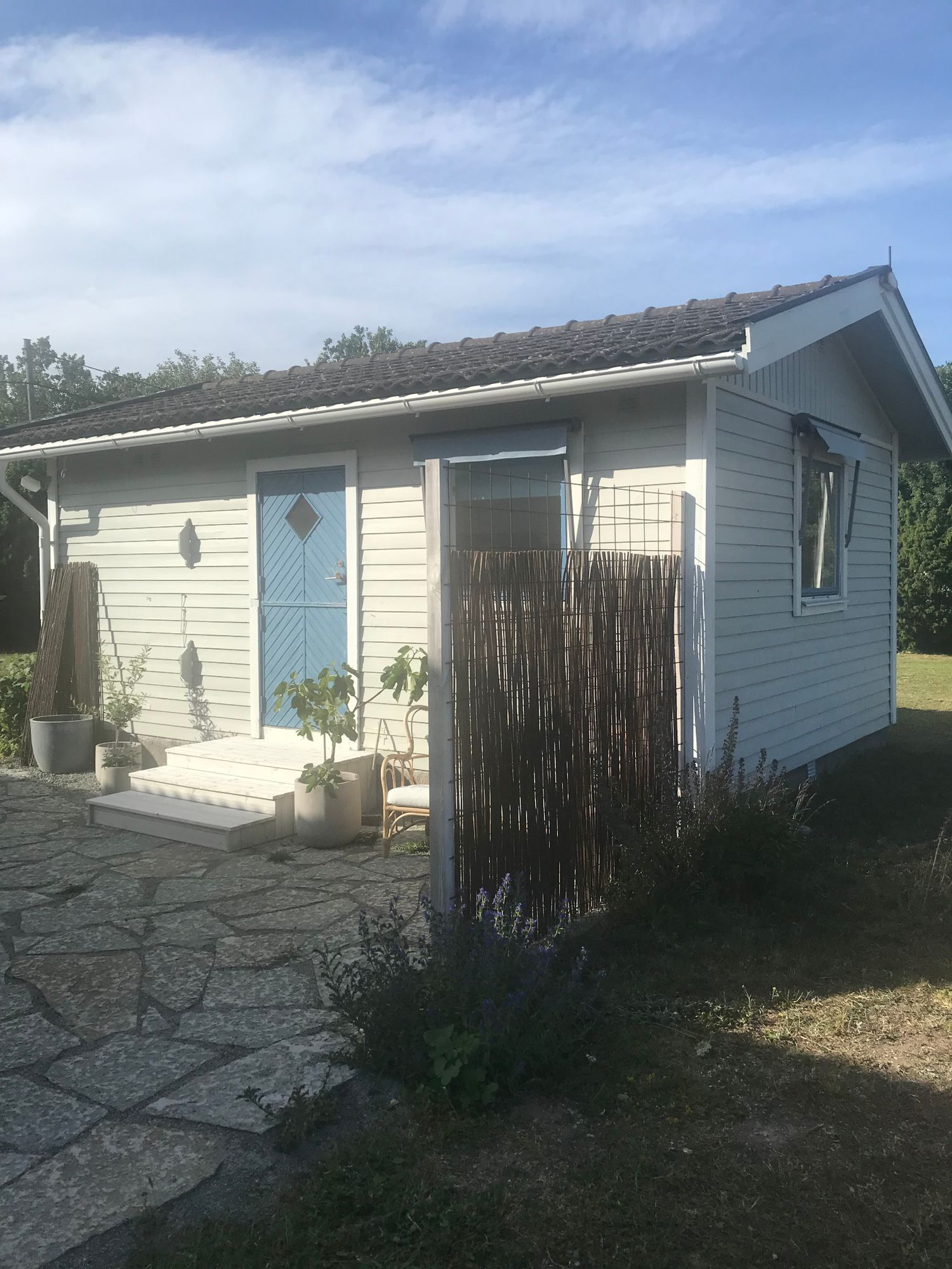 Mysig och fräsch stuga på öländska stenkusten – bild 8 av 12