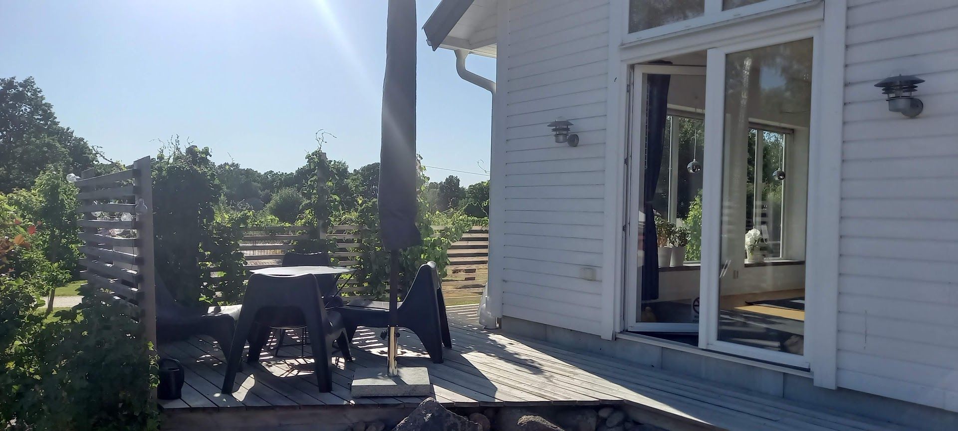 Modernt hus mitt i Blekinge med närhet till havet – bild 3 av 19