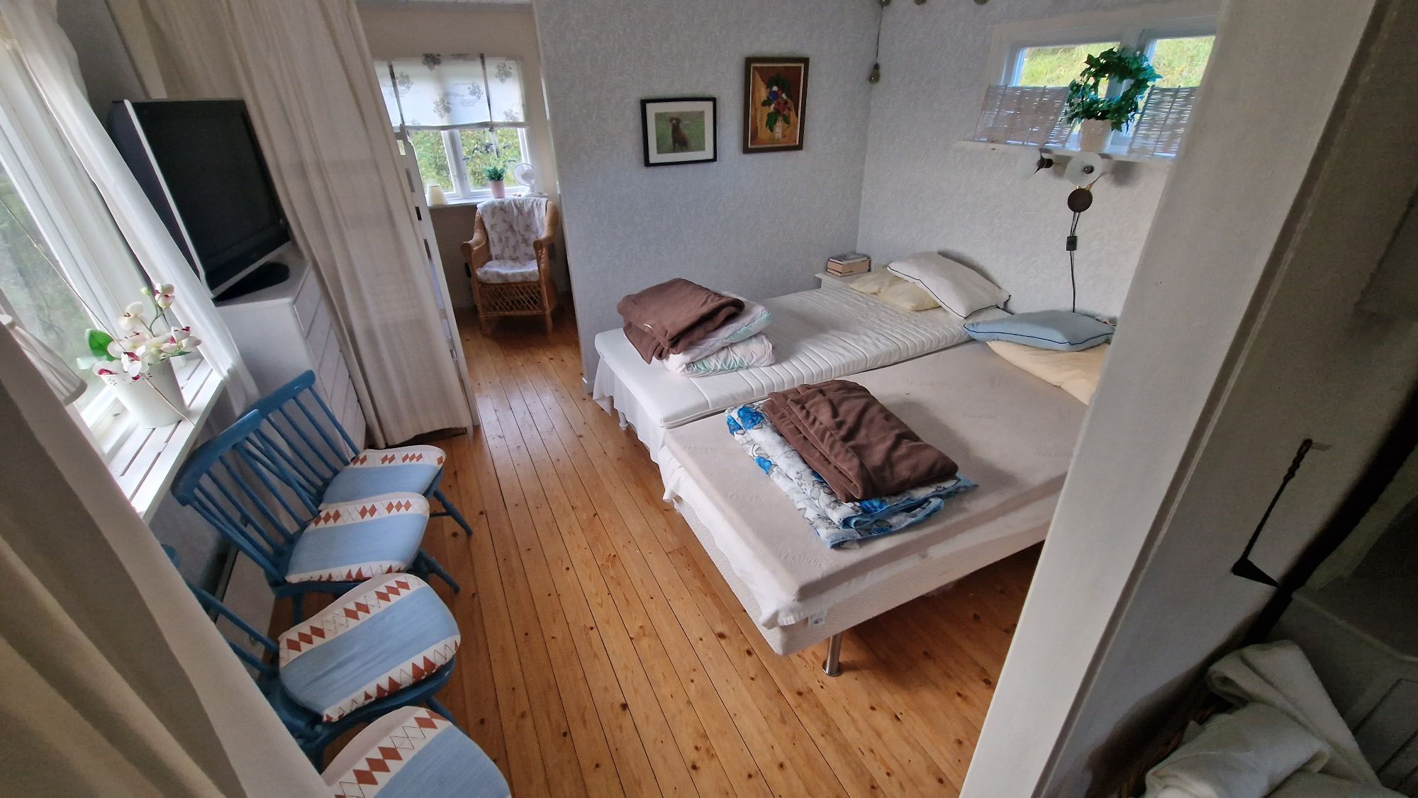 Stuga vid den vackra sjön Ånimen i Dalsland – bild 12 av 14