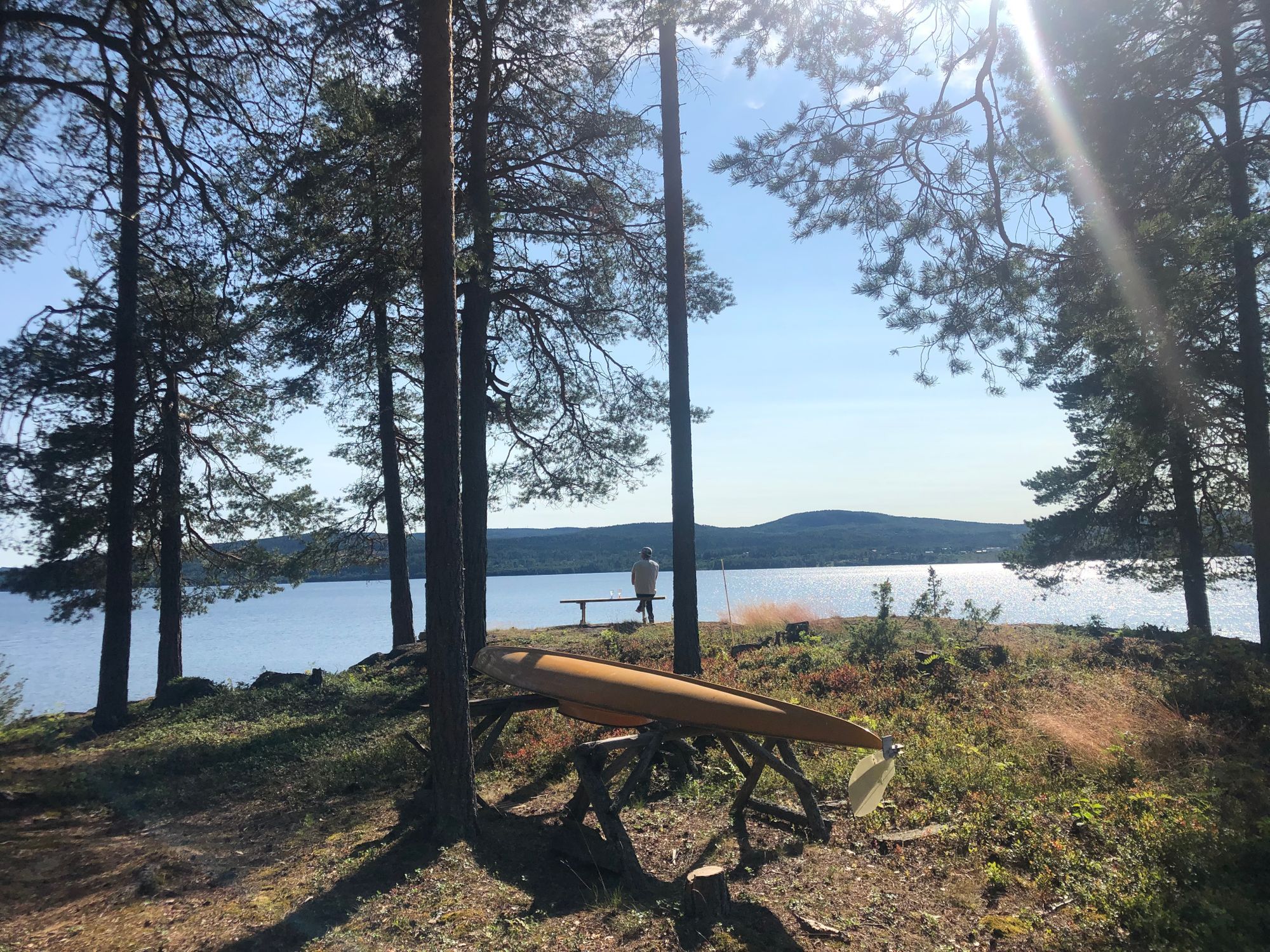 Mysigt vinterbonat hus med älvutsikt