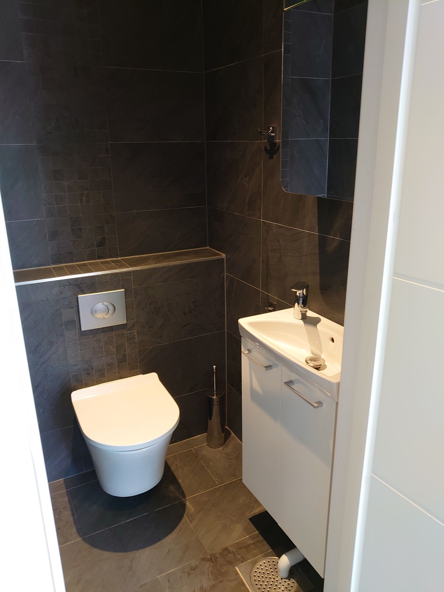 Arkitektritat modernt funkishus i Byxelkrok – bild 13 av 24