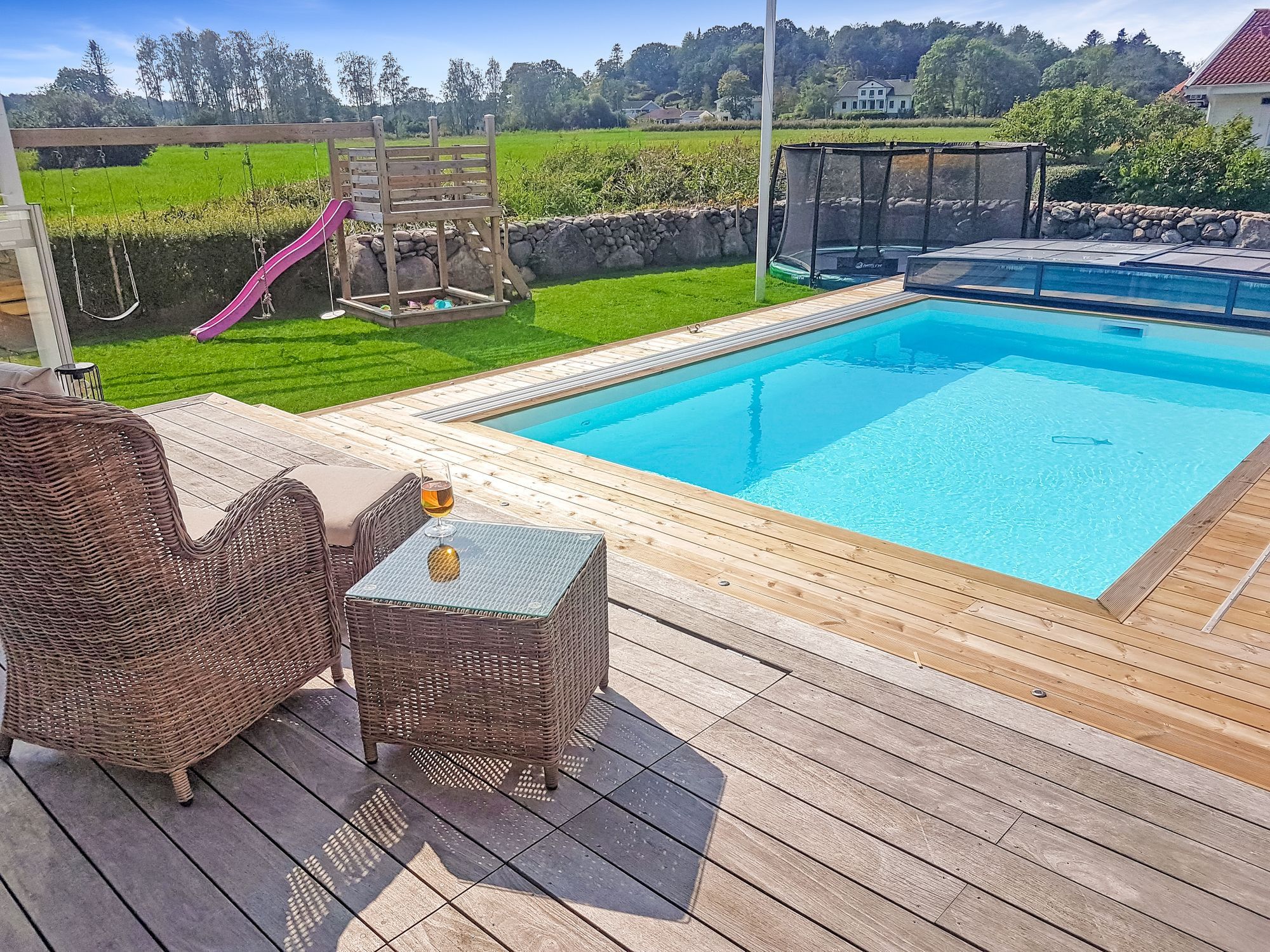 Lyxvilla på 300 m2 med pool, spa, gym och lekplats