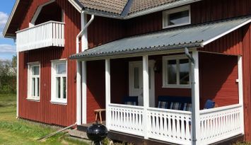 Hus på landet med närhet till skog och sjö !