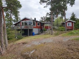 Charmig och enkel stuga nära havet