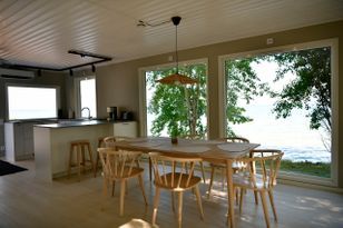 Cozy Cottage by Lake Vättern