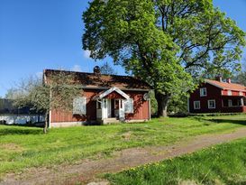 Idyllisk stuga nära sjön Bolmen