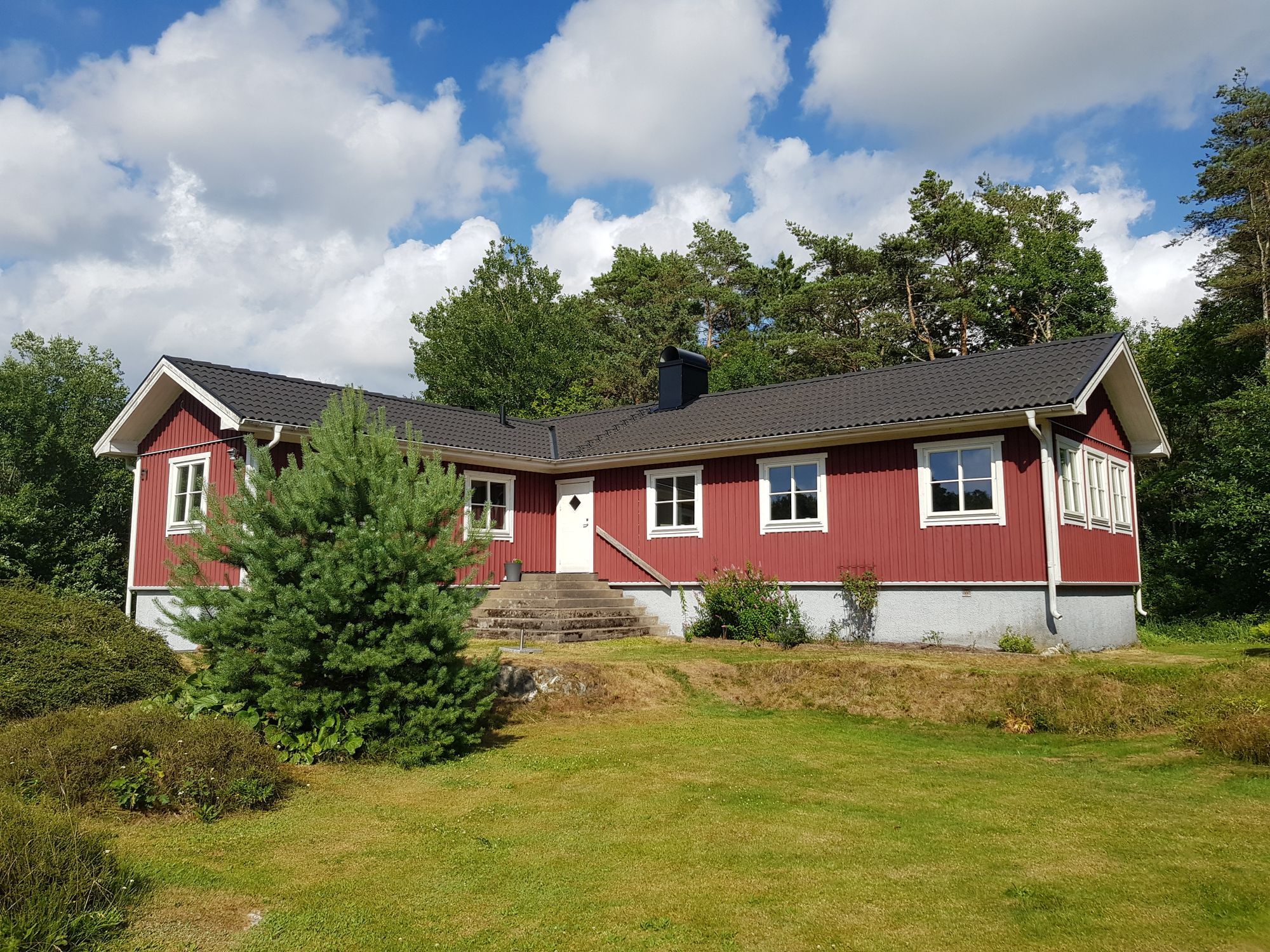 Charmigt hus nära havet