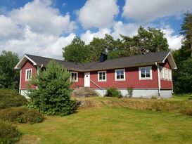 Nyrenoverat hus nära havet