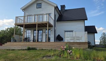 Nyrenoverat hus vid Marholmen