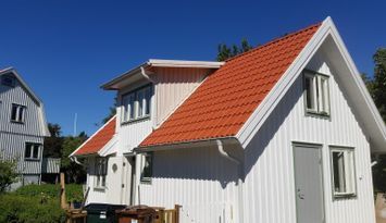 Liten stuga i Bleket på Tjörn uthyres