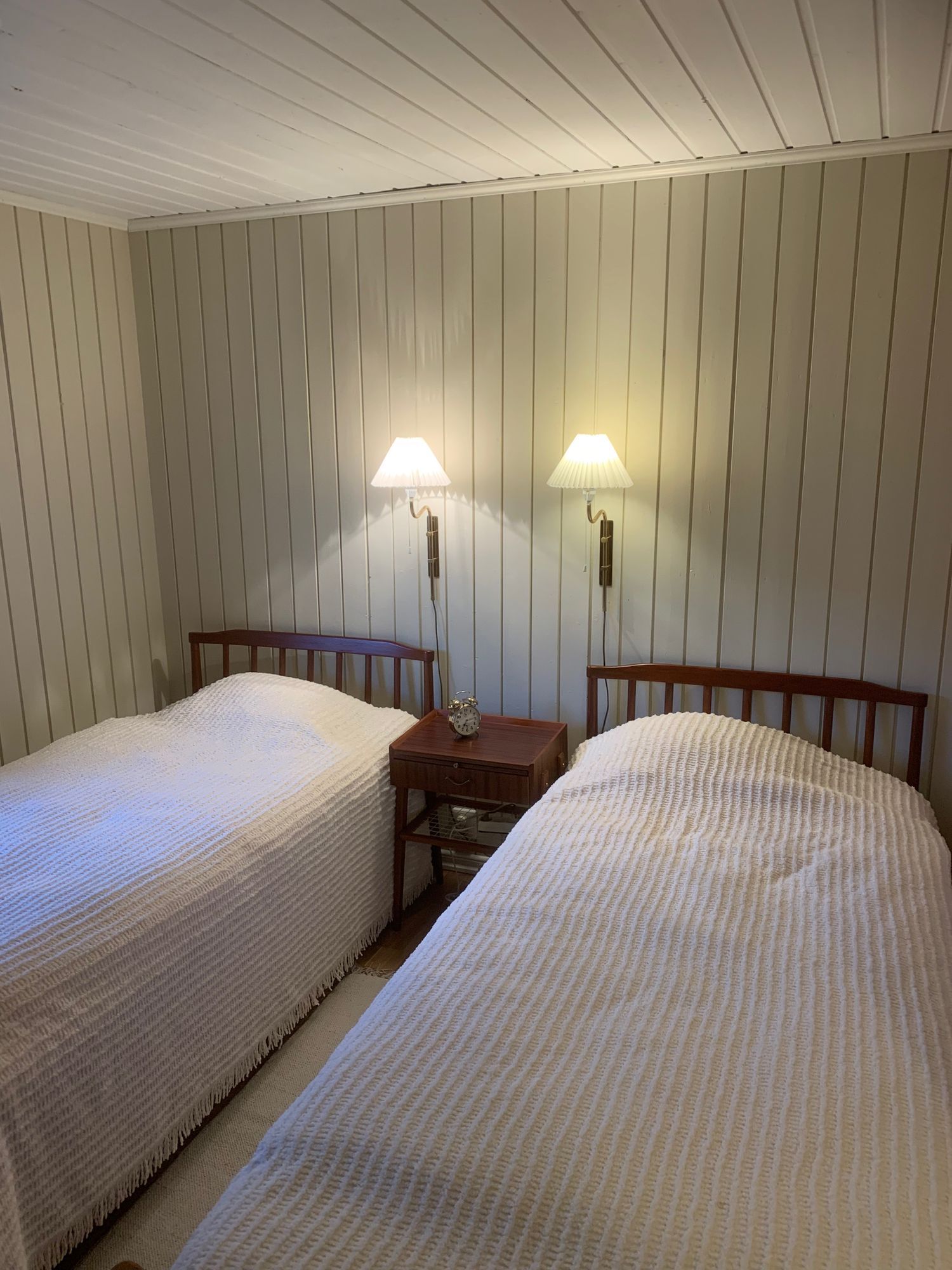 Fräsch stuga med havsutsikt på Sturkö – bild 9 av 19