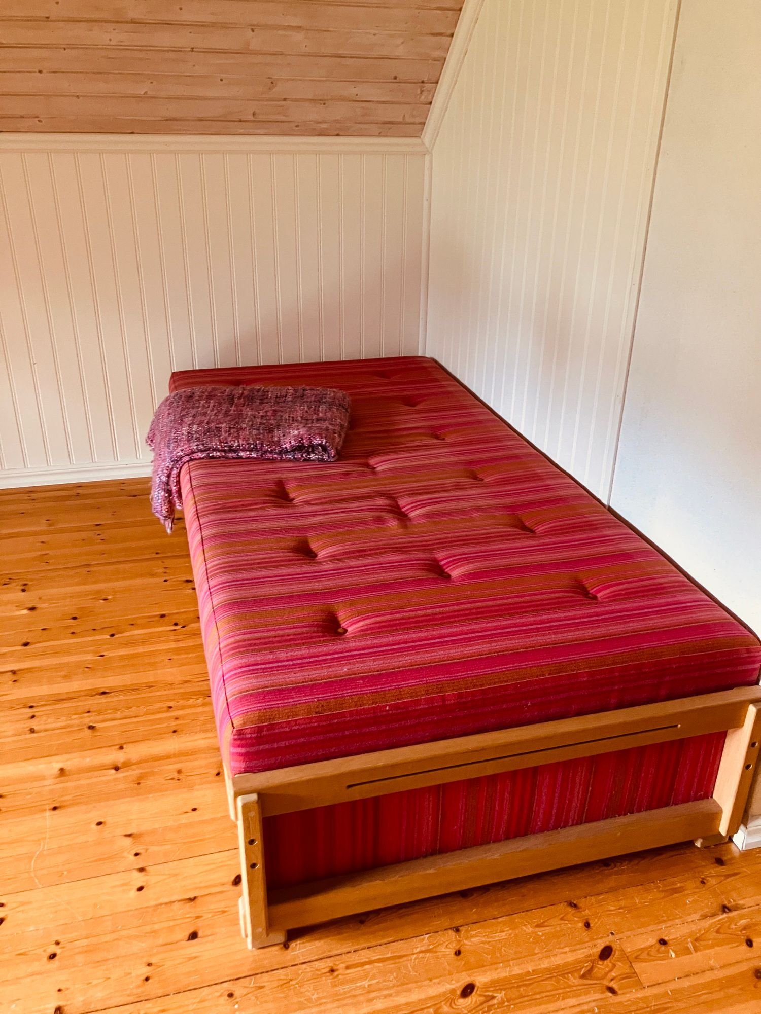 Trivsamt hus på landet - Småländska höglandet – bild 12 av 23
