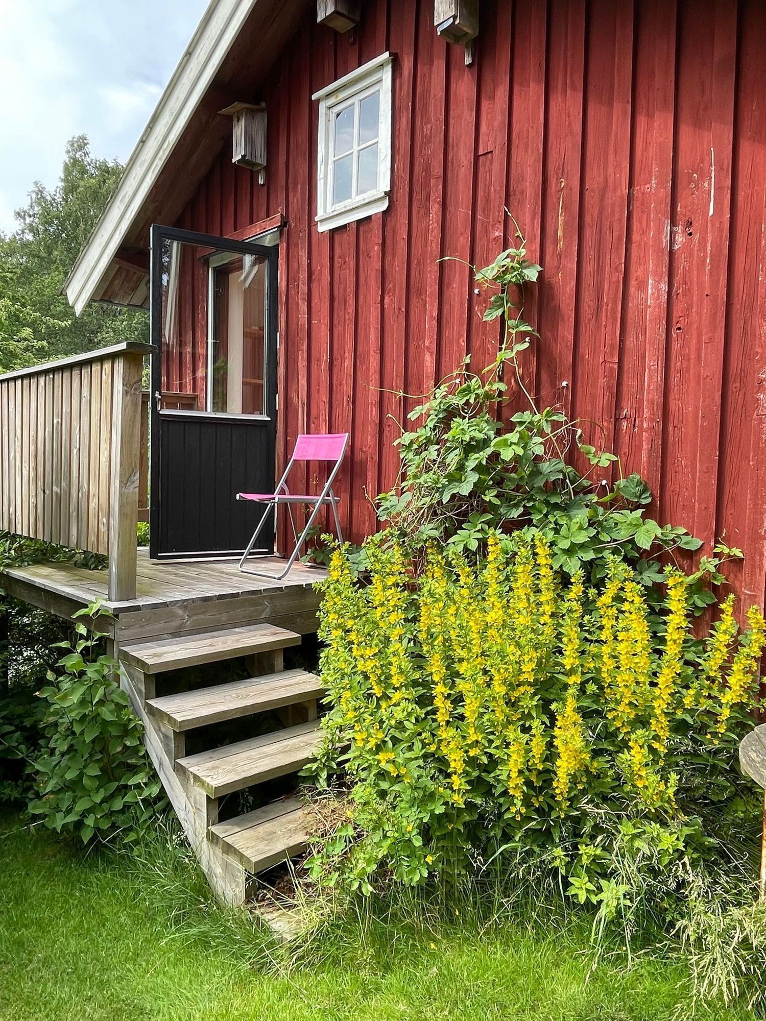 Charmigt torp på Tjörn med badtunna – bild 19 av 24
