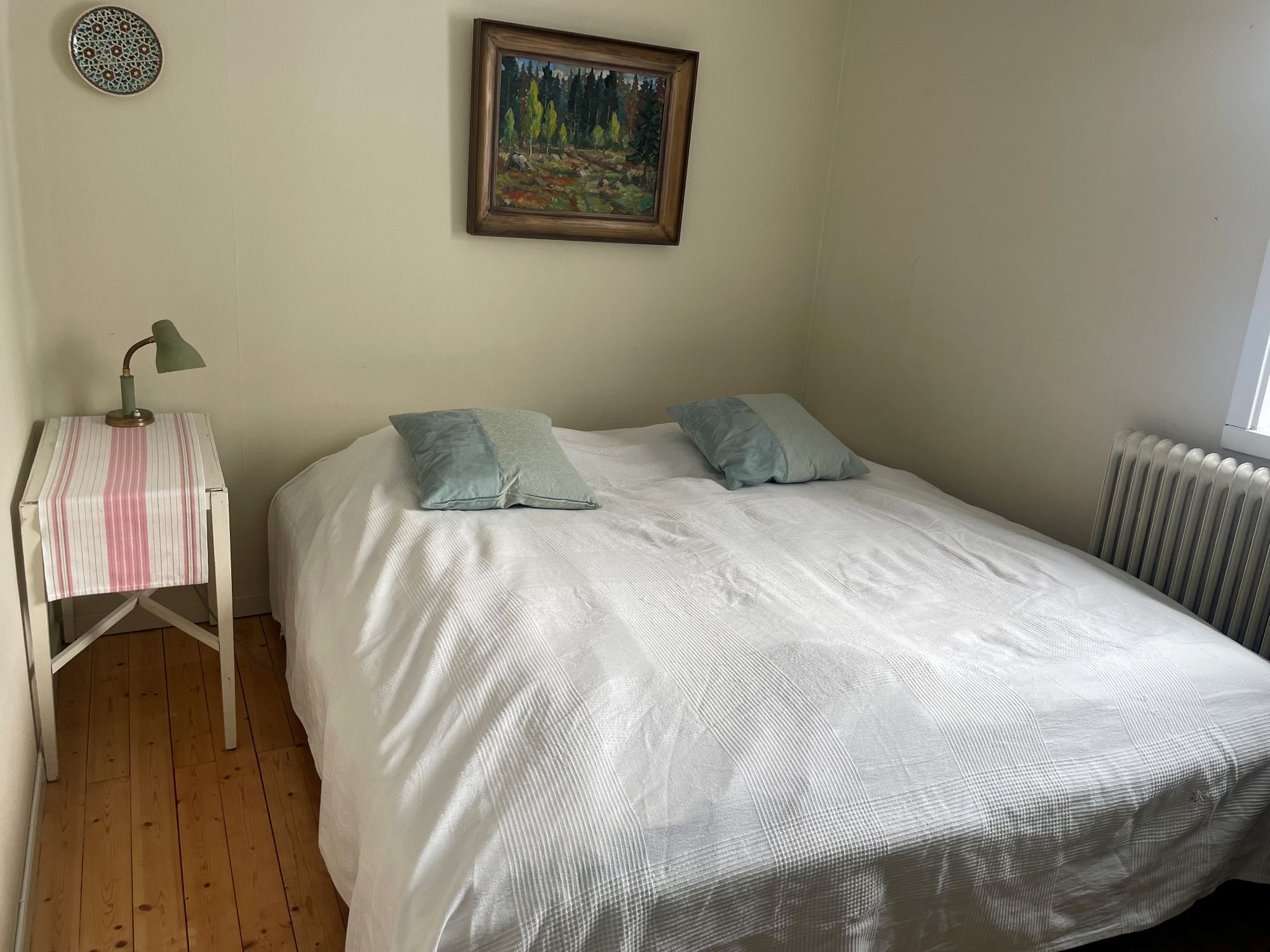 Gård vid sjö med egen bad & båtplats – bild 15 av 24