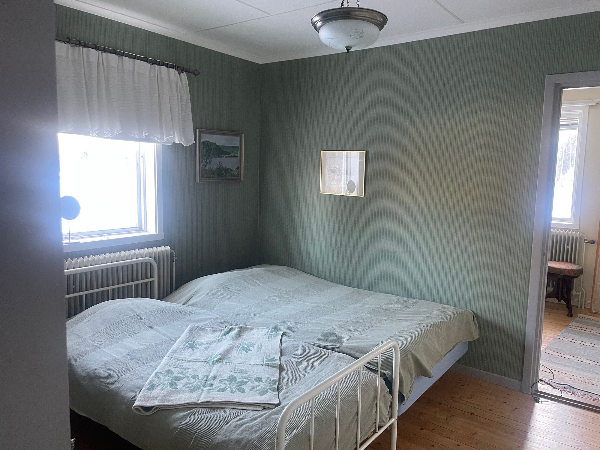 Gård vid sjö med egen bad & båtplats – bild 14 av 24