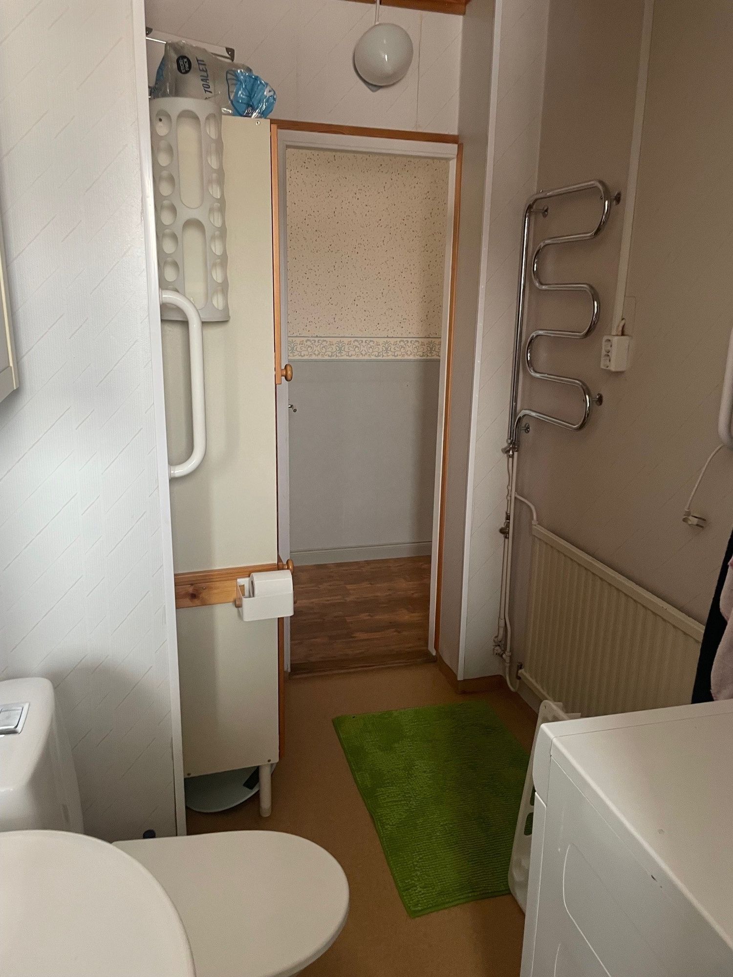 Gård vid sjö med egen bad & båtplats – bild 19 av 24