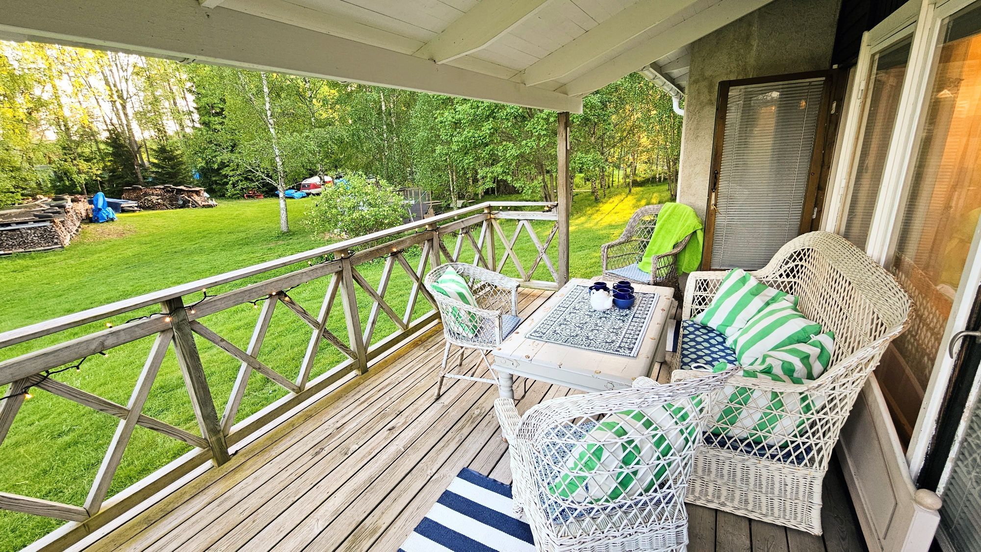 Soliga, fina stugan Kärbo med roddbåt – bild 4 av 21