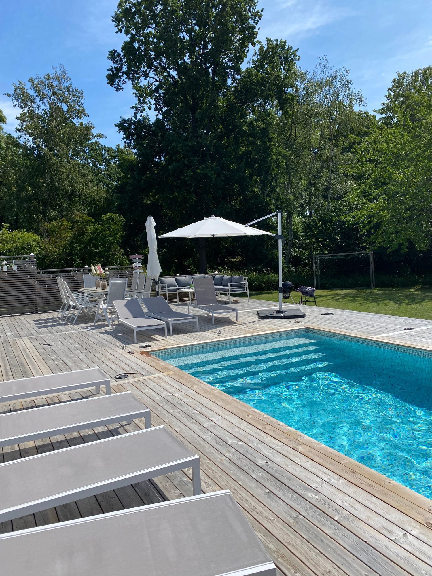 Semesterhus med uppvärmd pool 💦