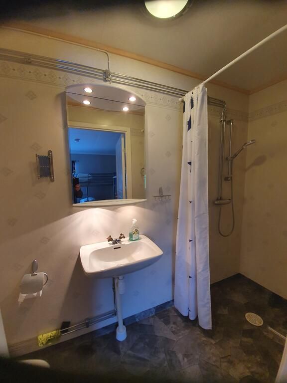 Mysig stuga med sjöutsikt över Orsasjön – bild 12 av 20
