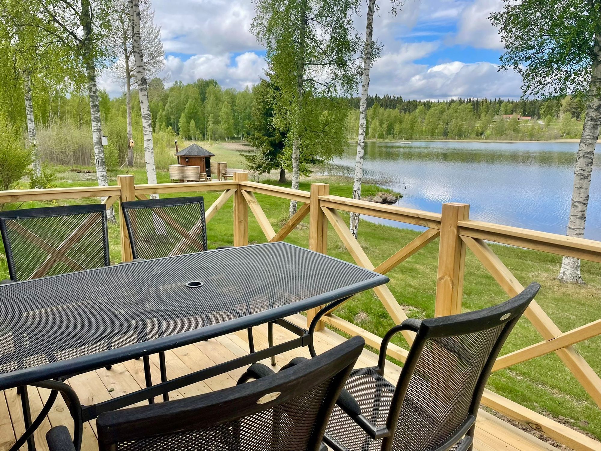 Mysig stuga med strandtomt nära Järvsöbacken – bild 14 av 24