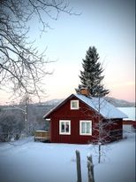 A cozy railway guard's cottage from 1880