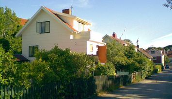 Hus centralt Bovallstrand!