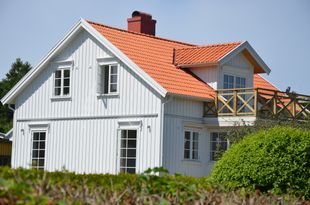 Helrenoverat hus med Kosters natur nära